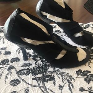 Donald Pliner 3”  heels 👠 shoes